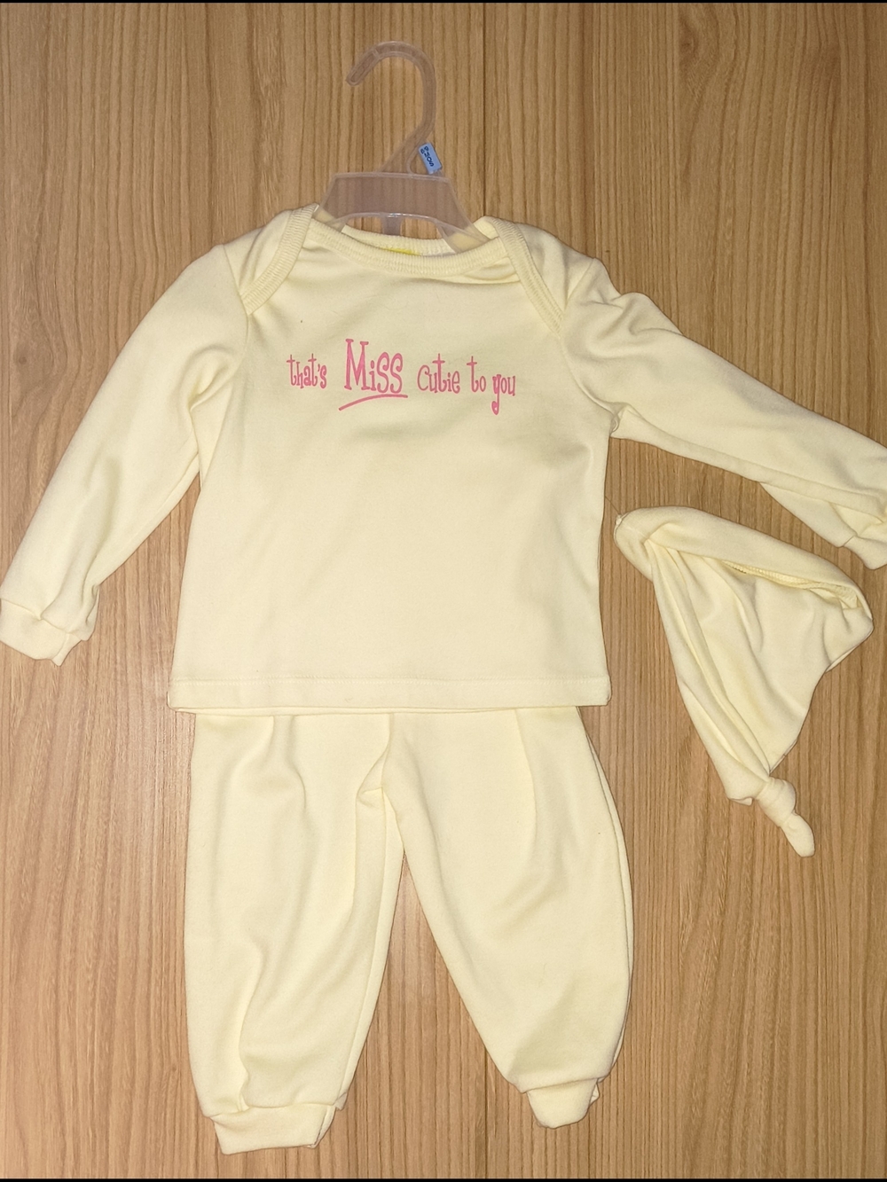 (B3g1) Baby Yellow 3-Piece Outfit Set with Pink Script